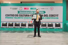 El “Premio Talento Coahuila Jóvenes Científicos 2024” fue otorgado a la excelencia científica por el Consejo Estatal de Ciencia y Tecnología, al joven científico Irving Adrián González Lara.