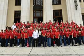 Integrantes de la generación 109 del Ateneo Fuente celebraron el 50 aniversario de su egreso con un emotivo reencuentro en las instalaciones del plantel.