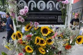 En mayo pasado, familiares y amigos de las víctimas denunciaron la destrucción del memorial que pusieron hace tres años frente al edificio donde ocurrió el multifeminicidio y homicidio