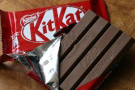 Nestlé, el gigante alimentario suizo, dio a conocer el robo de un enorme cargamento de barras de chocolate, 12 toneladas de su marca KitKat.