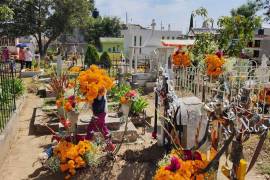 Comerciantes locales instalarán sus puestos en los panteones de Piedras Negras para las festividades del Día de Muertos.