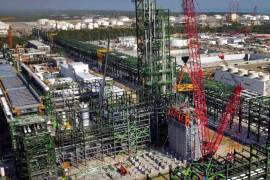 La delegada de la colonia aledaña a la Refinería Olmeca expuso que este proyecto, impulsado por el expresidente Andrés Manuel López Obrador, no les ha traído ningún beneficio.