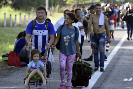 El contingente, integrado principalmente por hondureños, salió del sur del país con unas 400 personas y ahora reúne alrededor de 300.