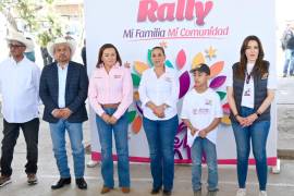 La presidenta honoraria del DIF Coahuila, Liliana Salinas Valdés, presidió el evento en Francisco I. Madero.