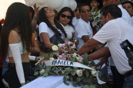 La Fiscalía General del Estado (FGE) de Guerrero dijo que investigaba la muerte de la menor como feminicidio y la muerte de la presunta responsable como homicidio calificado