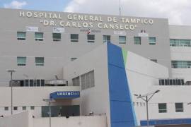 Directora de hospital de Tampico hizo vacunar a familiares y funcionarios, la cesan