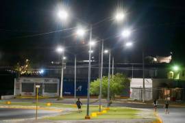 El robo de luminarias en una plaza de la colonia Analco dejó sin alumbrado público a vecinos del sector, lo que motivó una respuesta inmediata por parte del Ayuntamiento de Ramos Arizpe.