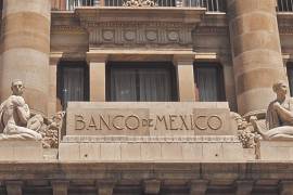 La Junta de Gobierno de Banxico tomó la decisión de manera unánime y adelantó que en lo que resta del año habrá más aumentos para contener la inflación