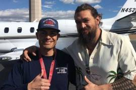 Aterriza de emergencia avión privado de Jason Momoa