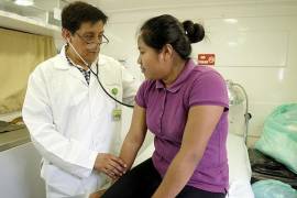 Carlos Villarreal, director del Hospital General “Salvador Chavarría”, subrayó la relevancia de la atención médica especializada para mujeres embarazadas y pacientes con enfermedades crónico-degenerativas.