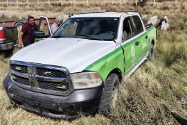 Personal del Ayuntamiento volvieron a colocar la unidad en su posición normal tras el accidente.