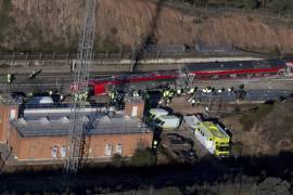 Vista aérea este lunes de los trenes accidentados ayer domingo cerca de Adamuz, Córdoba. Al menos 39 personas han fallecido en el accidente de trenes.