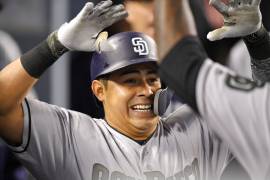 Christian Villanueva es histórico y se convierte en el novato mexicano con más cuadrangulates en una temporada de MLB