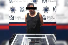 El presunto agresor fue detenido dentro del baño del departamento, donde se ocultaba tras el ataque.