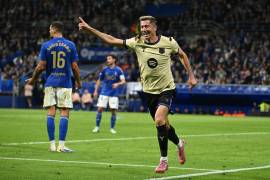 Robert Lewandowski llegó a 104 goles con el FC Barcelona, luego de anotar este jueves ante el Real Oviedo de Grupo Pachuca.