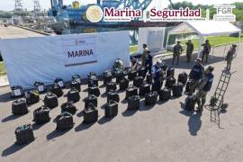 Durante un operativo realizado en aguas del Océano Pacífico una embarcación fuera de borda fue detectada durante un vuelo de patrullaje marítimo.