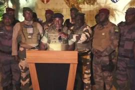 En su aparición en el canal de televisión Gabón 24, los oficiales dijeron que representaban a todas las fuerzas de seguridad y defensa de la nación centroafricana.