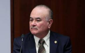 La orden de aprehensión en contra de Ernesto Ruffo Appel, recibió transferencias por 18 mdp a una cuenta contratada a nombre de Ingemar, con lo que se aprovechó de recursos generados por el huachicol fiscal.