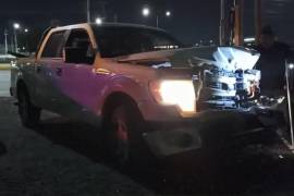 El choque ocurrió en el cruce de los bulevares Doctor Jesús Valdés Sánchez y Luis Donaldo Colosio, al norte de Saltillo.