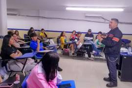 El programa “Mi Primera Licencia” contempla talleres y ejercicios prácticos para reforzar la toma de decisiones y la cultura vial entre jóvenes conductores.