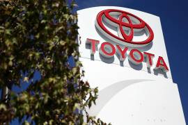 Los precios de la gasolina impulsan híbridos, mientras GM, Ford y Stellantis enfrentan menor participación y ventas durante el tercer trimestre. ESPECIAL.