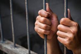 El joven fue trasladado a las celdas para quedar a disposición del Ministerio Público por el delito de robo.