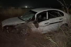 El conductor fue auxiliado por elementos de la Policía Municipal y posteriormente trasladado a un hospital bajo custodia.