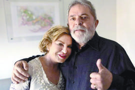 Esposa de Lula sufre derrame