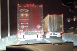 Autopista Saltillo-Monterrey informó a los usuarios que se encuentra el tránsito detenido con dirección a Saltillo.