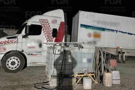 Una denuncia anónima llevó a la FGR a un cateo en Emiliano Zapata, Hidalgo, donde se aseguraron también vehículos usados para su traslado.