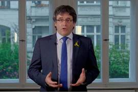 Renuncia Puigdemont a la presidencia de Cataluña y propone a Quim Torra