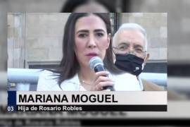 Mariana Moguel desde las afueras de Palacio Nacional lee la carta de su madre.