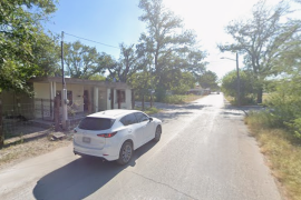 El cruce de Aldama y Rosales, en la zona centro de Nava, fue escenario del accidente registrado el pasado sábado con un ciclista que falleció este miércoles.