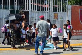 El ajuste en las fechas no altera el cumplimiento de los días efectivos de clase establecidos en el ciclo escolar vigente.