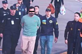 Fernando Farías Laguna llegó a México en un avión militar de la Armada tras ser expulsado de Argentina y será internado en el penal del Altiplano.