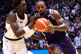 En un emocionante partido previo a los Juegos Olímpicos de París 2024, Estados Unidos superó a Sudán del Sur 101-100 gracias a una destacada actuación de LeBron James y Steph Curry.