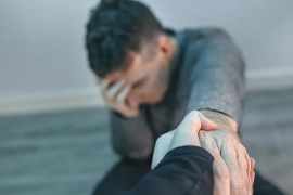 Para quienes presentan ansiedad o estrés sin diagnóstico formal, el apoyo se canaliza a través de las propias escuelas y facultades.