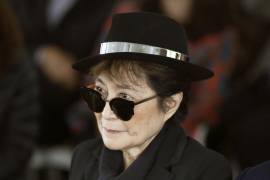 Demanda Yoko Ono a bar de Hamburgo