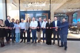 Autoridades y líderes del sector empresarial celebran la apertura del nuevo nodo de innovación tecnológica. FOTO: HOMERO SÁNCHEZ