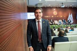 El senador Salazar posteriormente justificó su reacción, argumentando que actuó en defensa de Julieta Ramírez y contra lo que calificó como hostigamiento.