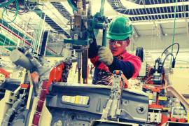 A nivel municipal, en Saltillo el decrecimiento en personal ocupado fue de -17.6 por ciento, pasando 41 mil 375 en octubre a 34 mil 56 trabajadores en noviembre del 2025.