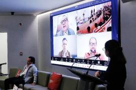 El diálogo inició con cuestionamientos de estudiantes sobre la pertinencia de discutir cambios electorales en medio de la violencia en el país.