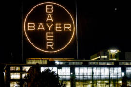 Bayer, propietaria de Monsanto, deberá pagar 25 mdd a persona que sufrió cáncer por glifosato