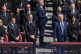 Diversos líderes mundiales, como Donald Trump, Emmanuel Macron y Felipe VI estuvieron juntos en la misa que despidió al Papa Francisco.