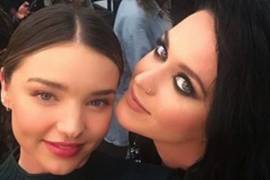 Katy Perry presume selfie con Miranda Kerr, ex de Orlando Bloom