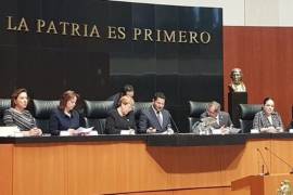 Bachelet asiste a Senado y se congratula de la paridad de género