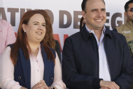 La alcaldesa de Arteaga, Ana Karen Sánchez Flores, exhortó al Gobierno Federal a liberar recursos para la rectificación del tramo “Los Chorros” de la Carretera 57, al advertir que los accidentes en la zona aumentan durante la temporada vacacional.