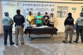 Cuatro personas fueron puestas a disposición de las autoridades tras el cateo realizado en Bellavista, donde también se encontraron bolsas de plástico y básculas grameras vinculadas presuntamente a actividades ilícitas.