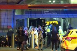 Reportan explosiones en estadio de Inglaterra después del concierto de Ariana Grande; policía confirma muertos
