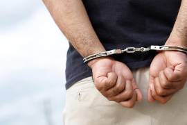 Dos cateos simultáneos en Gustavo A. Madero e Iztapalapa derivaron en la detención de cinco personas, entre el presunto dirigente.